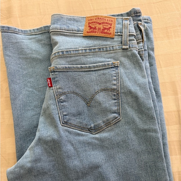 Levi's Light Blue Denim Jeans - Picture 1 of 3